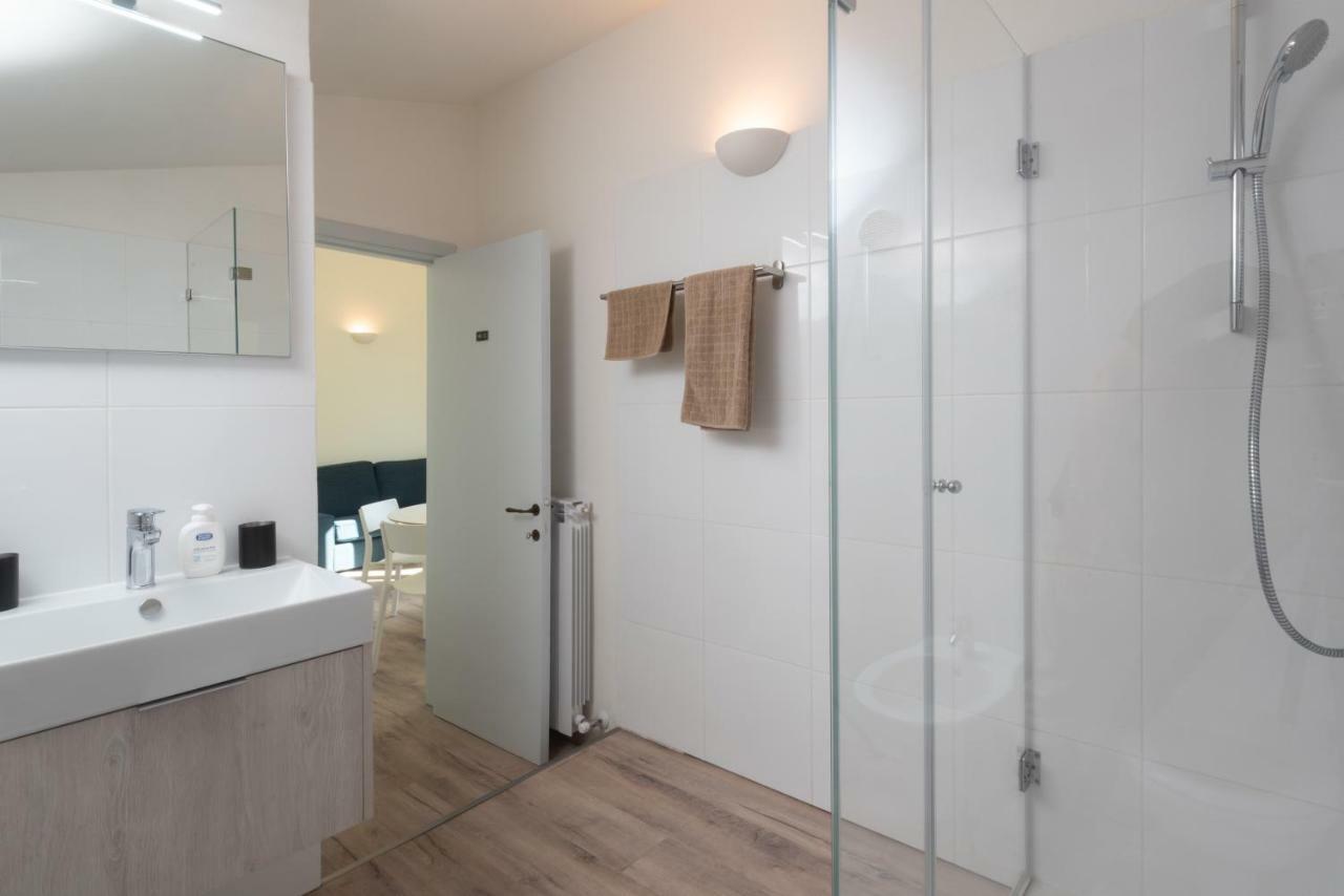 דירות Monte del Lago The Loft מראה חיצוני תמונה